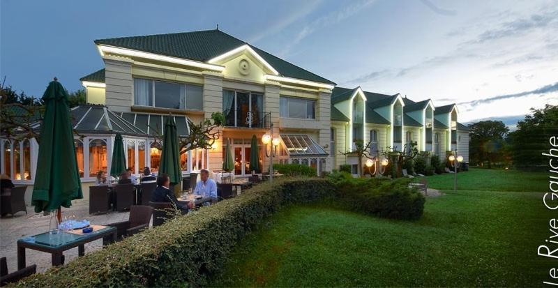 Hotel Restaurant Le Rive Gauche ชัวญี ภายนอก รูปภาพ