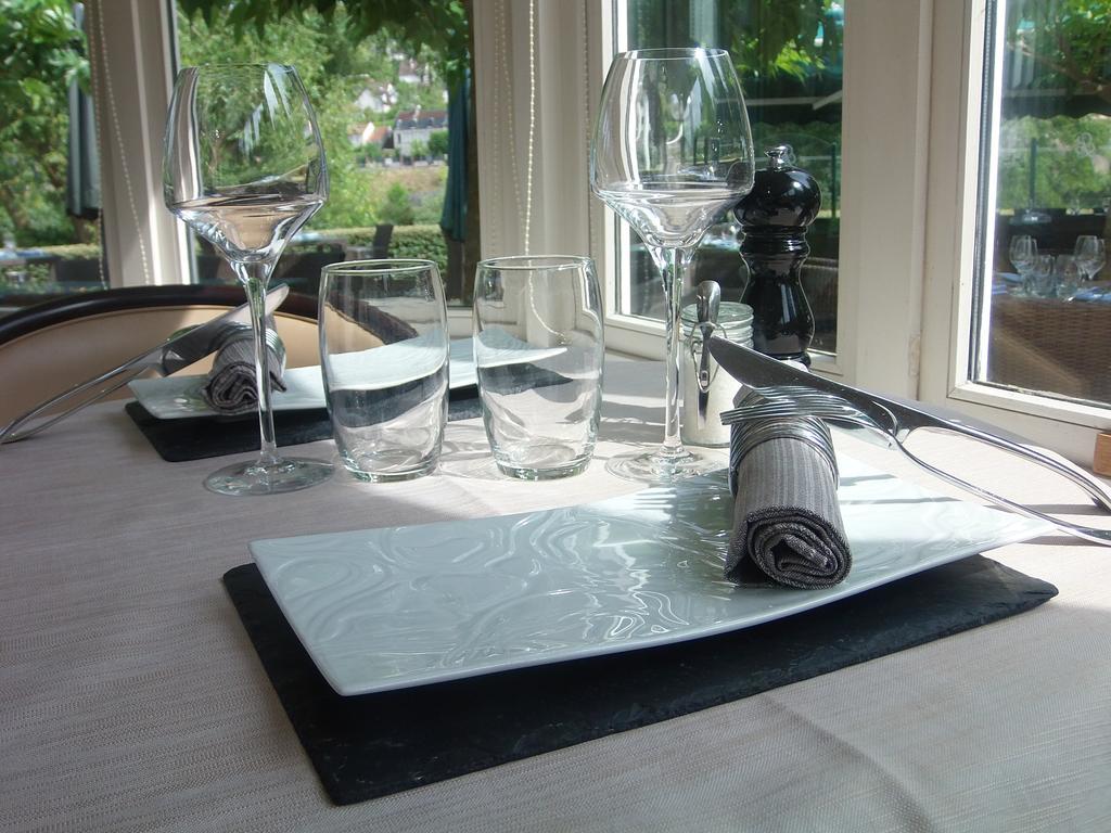 Hotel Restaurant Le Rive Gauche ชัวญี ภายนอก รูปภาพ